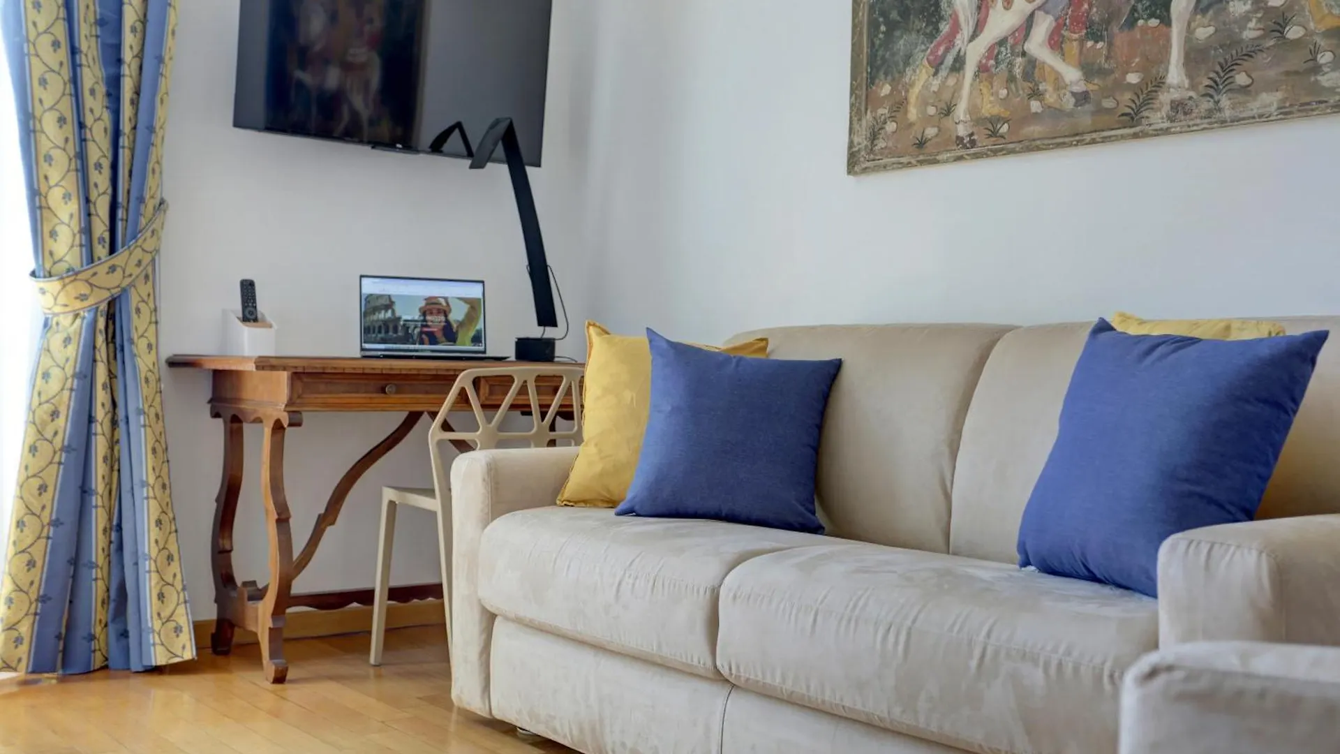 Apartment Colosseo Family Art 3Bdr - Home And More Rome Italy